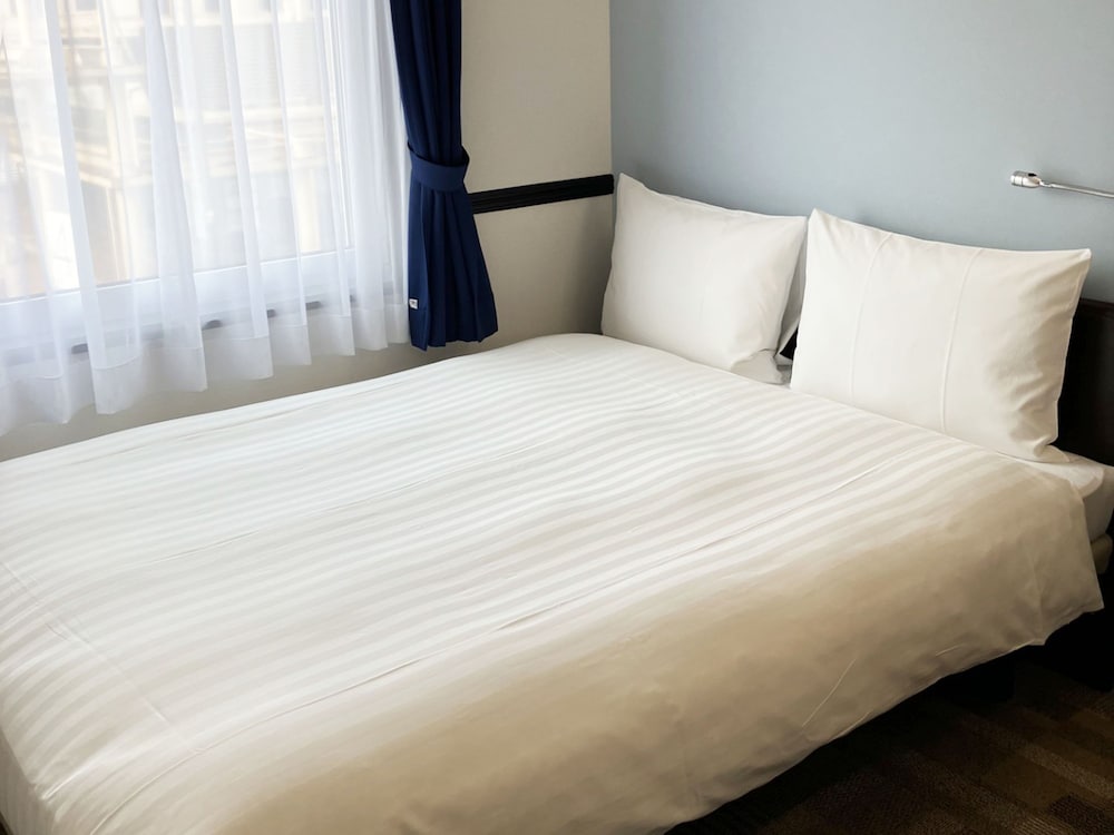 エコノミー ダブルルーム 禁煙 | 東横 INN 新高岡駅新幹線南口