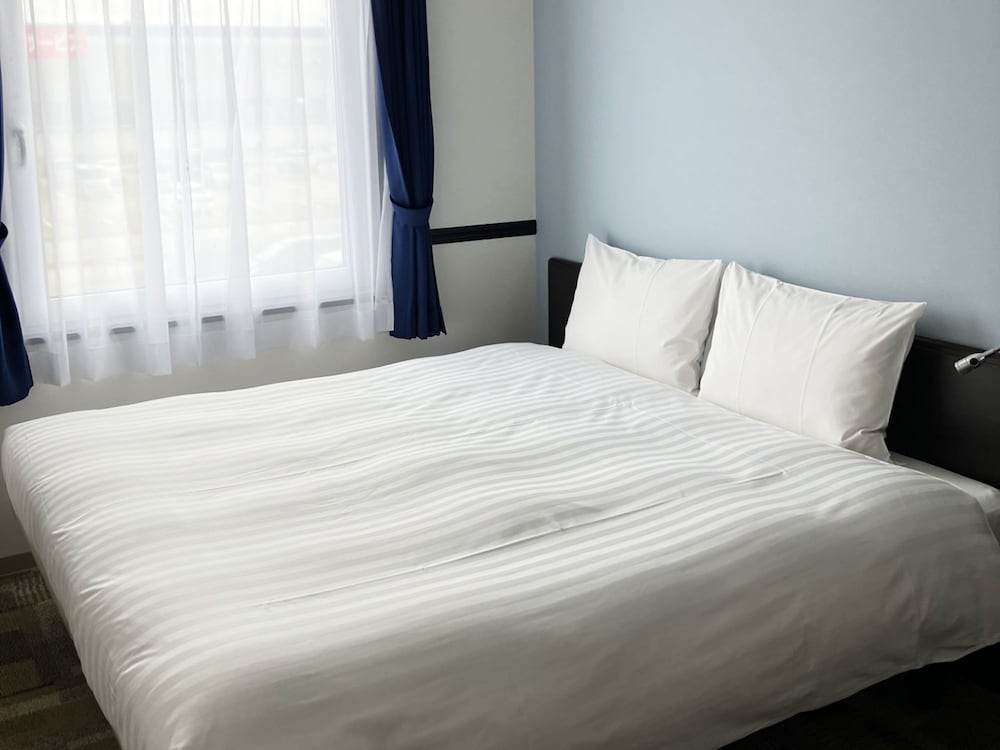 スーペリア ダブルルーム 喫煙可 | 東横 INN 新高岡駅新幹線南口