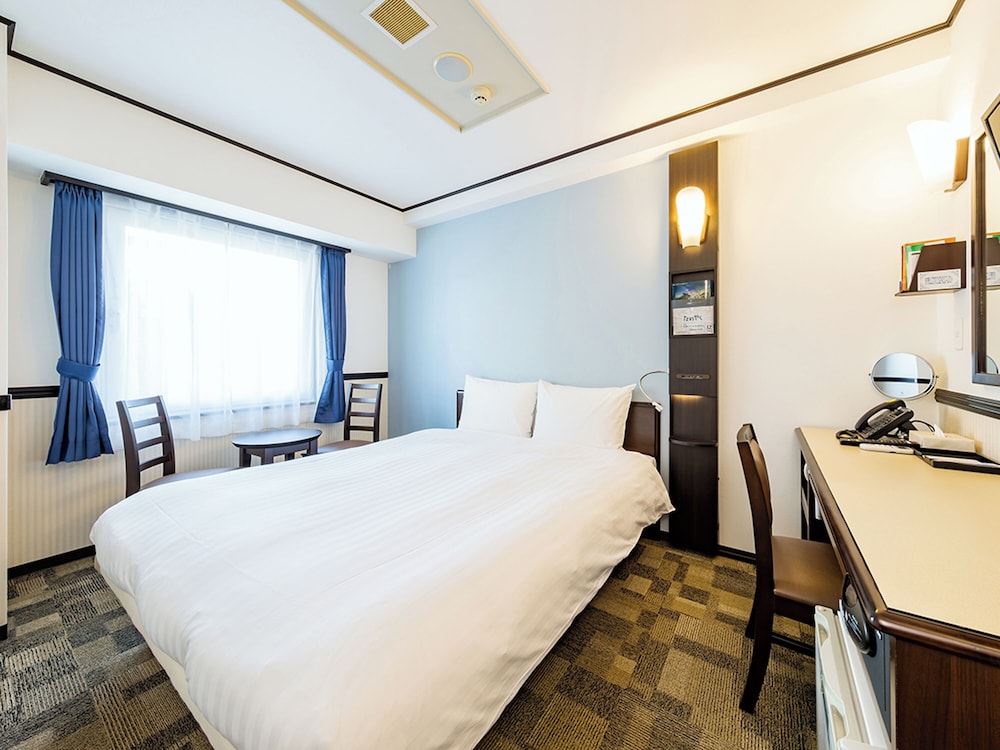 スタンダード ダブルルーム 禁煙 | 東横 INN 近鉄四日市駅北口