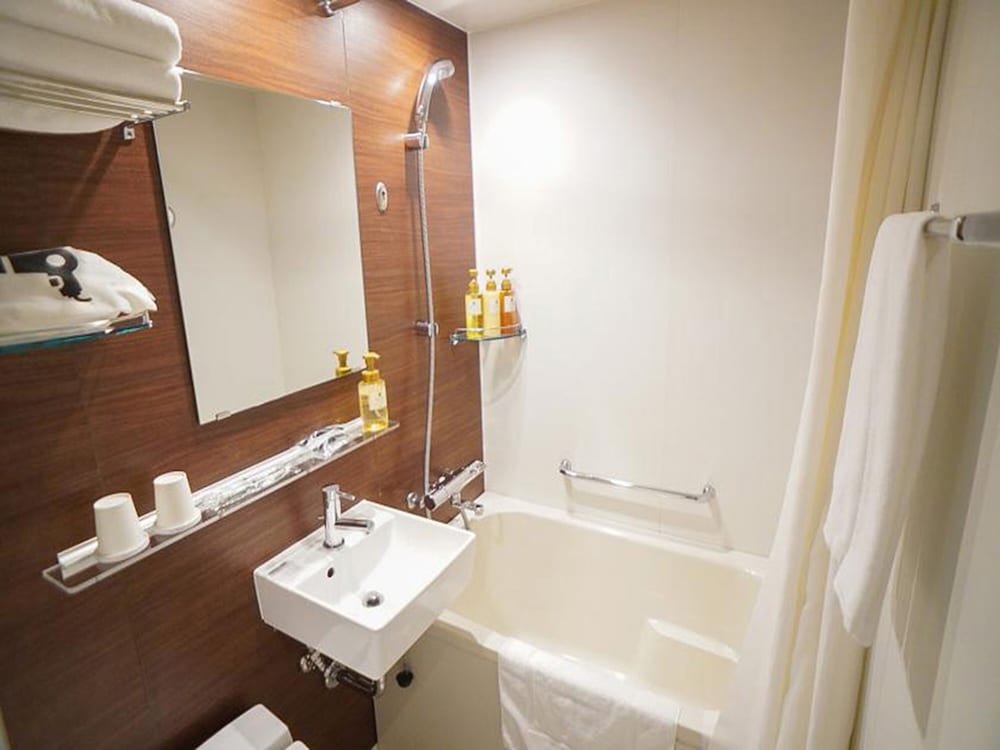 ReFaコーナーツインルーム 禁煙 バスルーム0 | 変なホテル東京 銀座