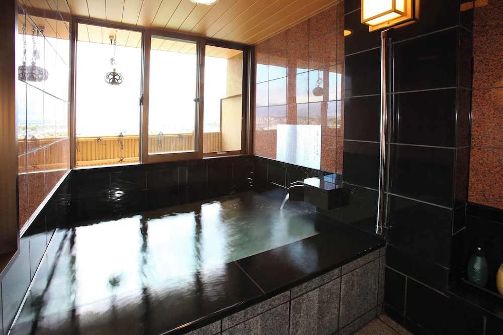 洋室ツイン　スタンダードルーム　露天風呂付　禁煙 バスルーム0 | 華やぎの章 慶山