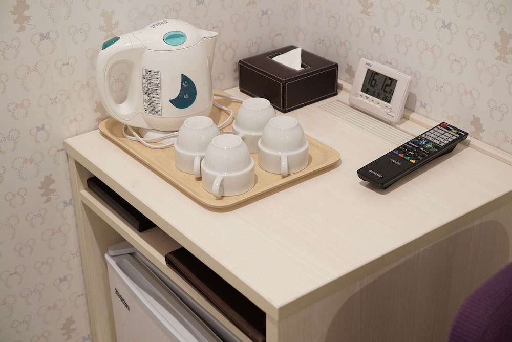 ファミリールーム 禁煙 (2ベット&二段ベッド) 客室の設備とサービス0 | CVS BAY HOTEL 新館