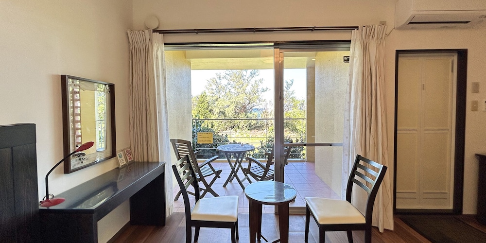 ツインルーム 禁煙 客室2 | ペンション サンセットビーチ