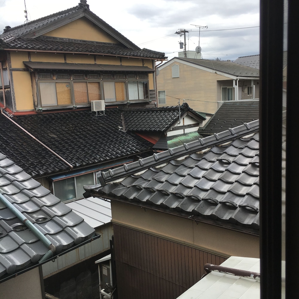 金沢城 3名利用 (共用バスルーム) 客室1 | ゲストハウス ハクカ
