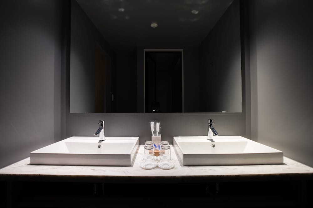 Junior Suite with Japanese-style 客室1 | KUMU 金沢 by The Share Hotels