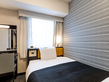 アパホテル〈御堂筋本町駅東〉