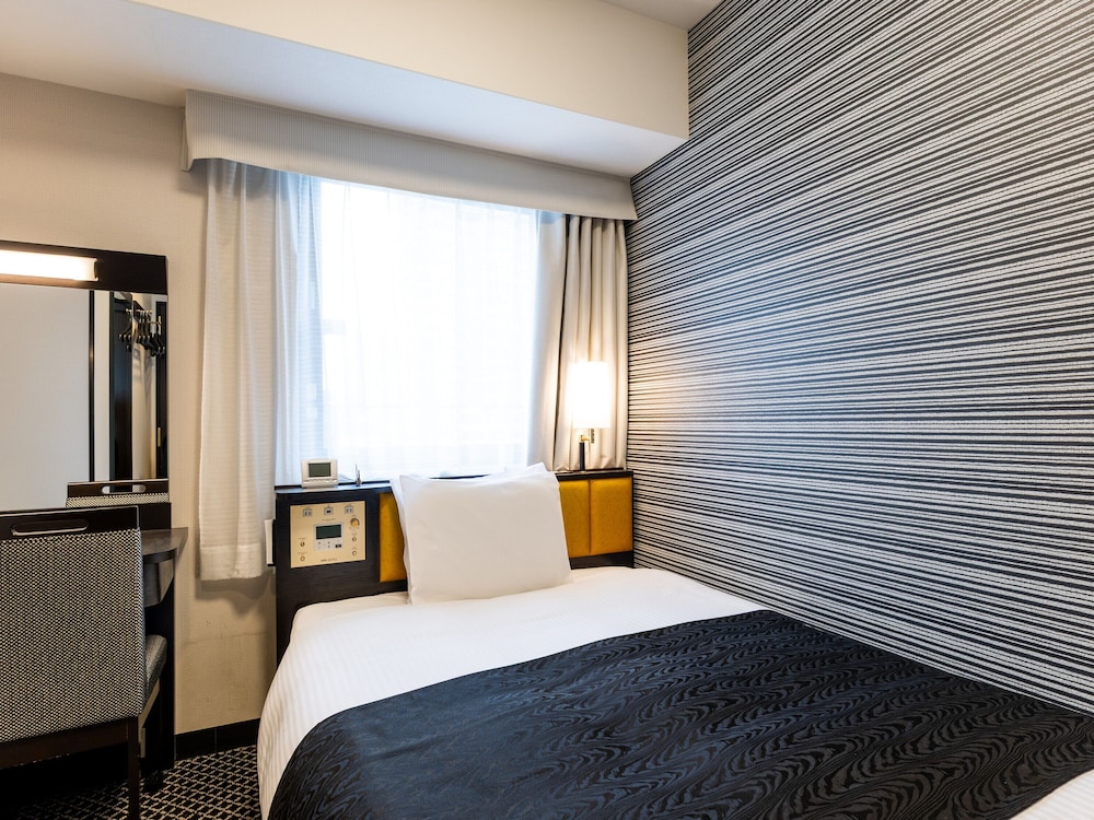 アパホテル〈御堂筋本町駅東〉