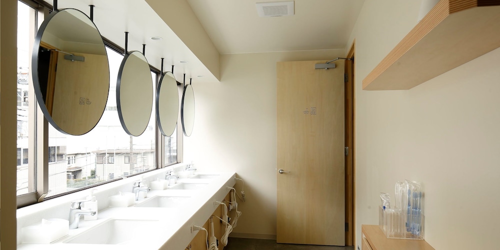 Bunk with Shared Bathroom 客室の設備とサービス0 | LYURO 東京清澄 by THE SHARE HOTELS