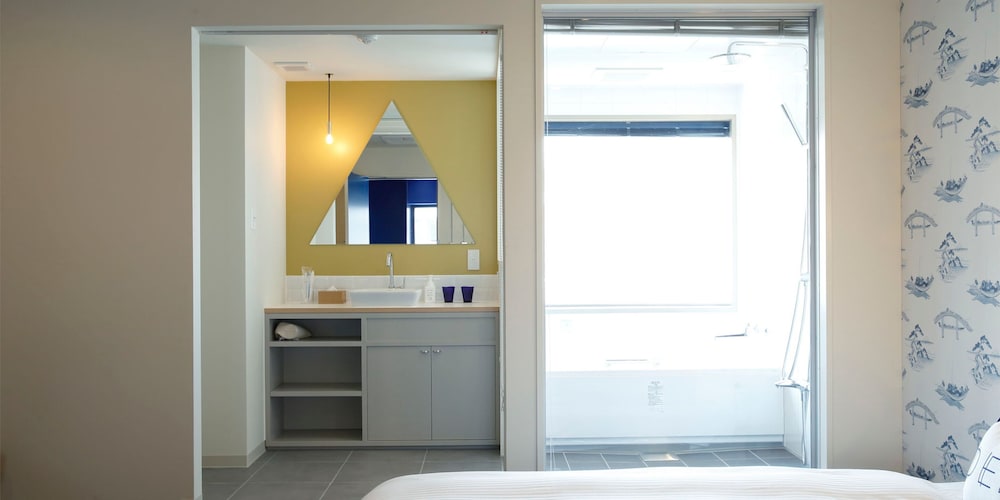 Moderate with River View 客室1 | LYURO 東京清澄 by THE SHARE HOTELS