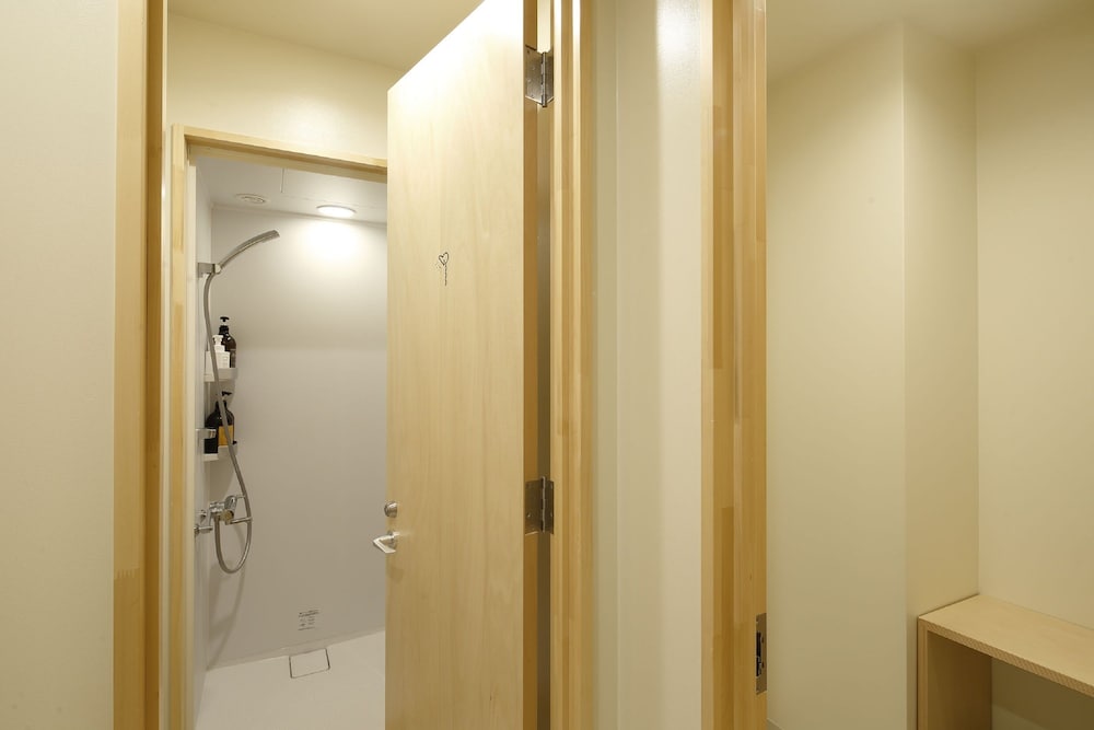 Bunk with Shared Bathroom バスルーム0 | LYURO 東京清澄 by THE SHARE HOTELS