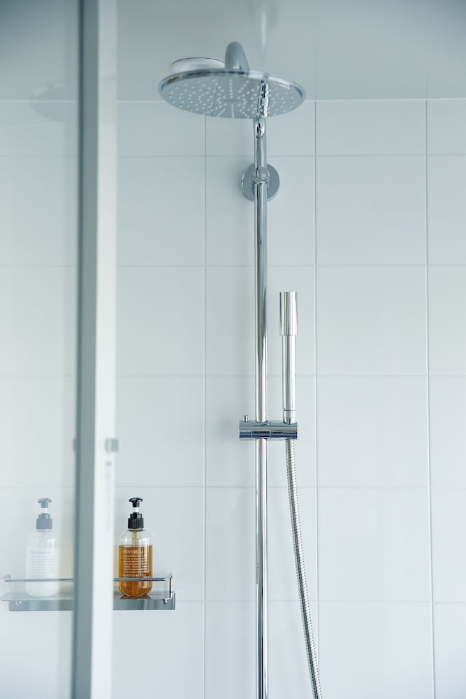 Standard Queen with River View バスルーム0 | LYURO 東京清澄 by THE SHARE HOTELS