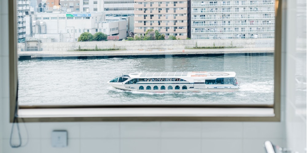 Standard Queen with River View 部屋からの景観0 | LYURO 東京清澄 by THE SHARE HOTELS