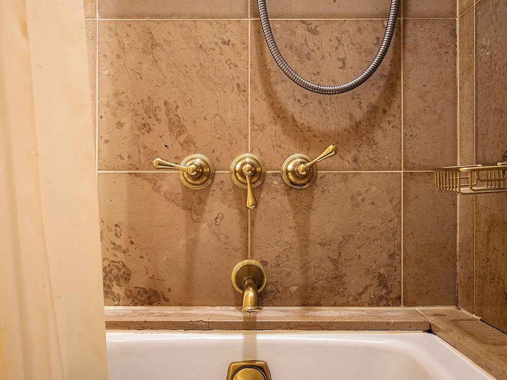 セミダブルルーム　禁煙 (ベッドタイプリクエスト不可) バスルーム1 | ホテルグランドティアラ南名古屋