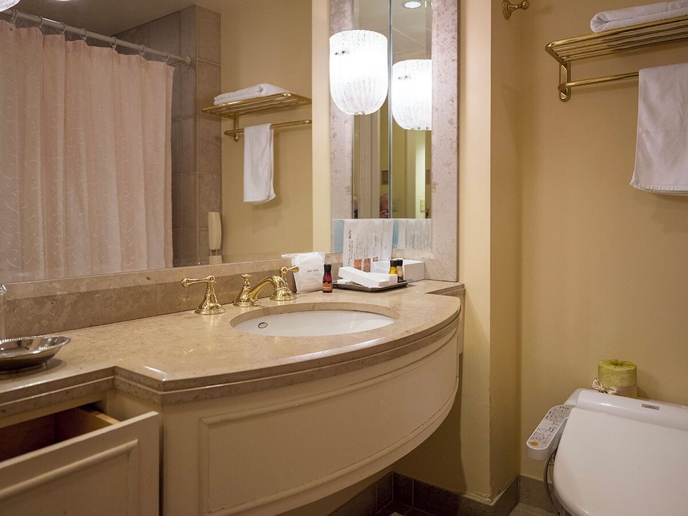 セミダブルルーム　禁煙 (ベッドタイプリクエスト不可) バスルーム2 | ホテルグランドティアラ南名古屋