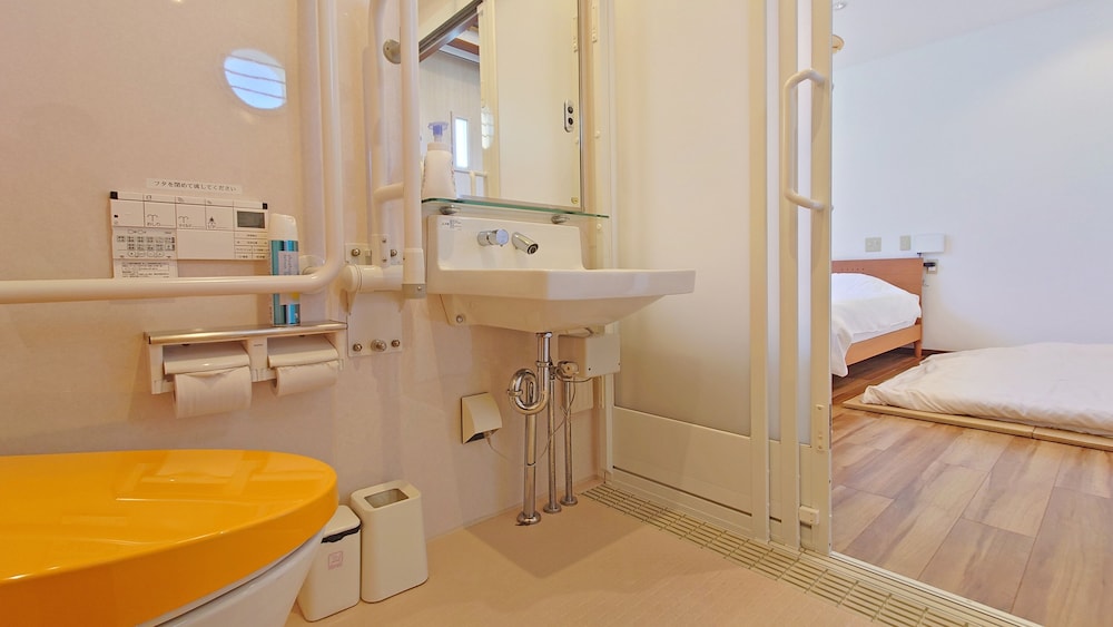 ツインルーム バリアフリー バスルーム4 | ゼログラヴィティ清水ヴィラ