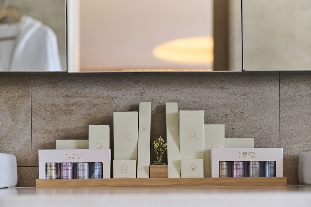 本棟ツイン (禁煙・フランス料理の夕食と朝食付) バスルーム4 | ザ・ひらまつ ホテルズ & リゾーツ 賢島