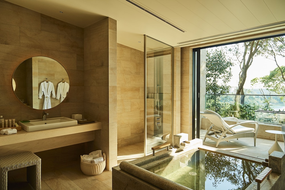 別棟ツイン (禁煙・フランス料理の夕食と朝食付) バスルーム3 | ザ・ひらまつ ホテルズ & リゾーツ 賢島