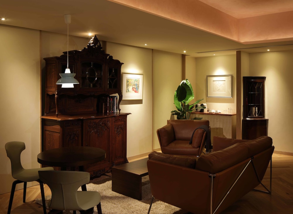 3F エグゼクティブスイート (イタリア料理の夕食と朝食付) 禁煙 リビング エリア0 | ザ・ひらまつ ホテルズ & リゾーツ 仙石原