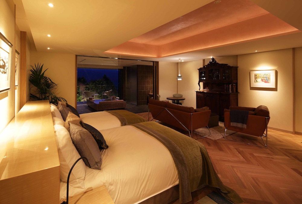 3F エグゼクティブスイート (イタリア料理の夕食と朝食付) 禁煙 客室2 | ザ・ひらまつ ホテルズ & リゾーツ 仙石原