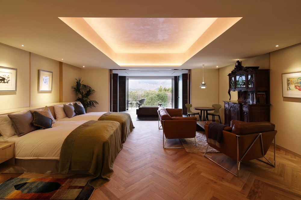 3F エグゼクティブスイート (イタリア料理の夕食と朝食付) 禁煙 客室1 | ザ・ひらまつ ホテルズ & リゾーツ 仙石原