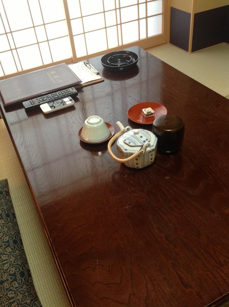 スタンダード和室 客室内のダイニングエリア0 | 松本旅館