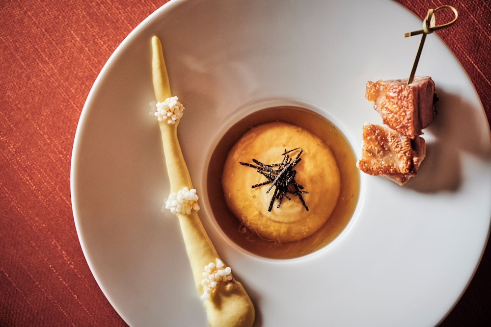 梅の間 (フランス料理の夕食と朝食付) 禁煙 | ザ・ひらまつ ホテルズ＆リゾーツ 熱海