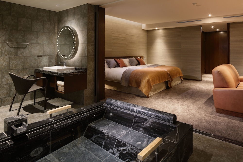 2F コーナースイート (フランス料理の夕食と朝食付) 禁煙 バスルーム0 | ザ・ひらまつ ホテルズ&リゾーツ 熱海