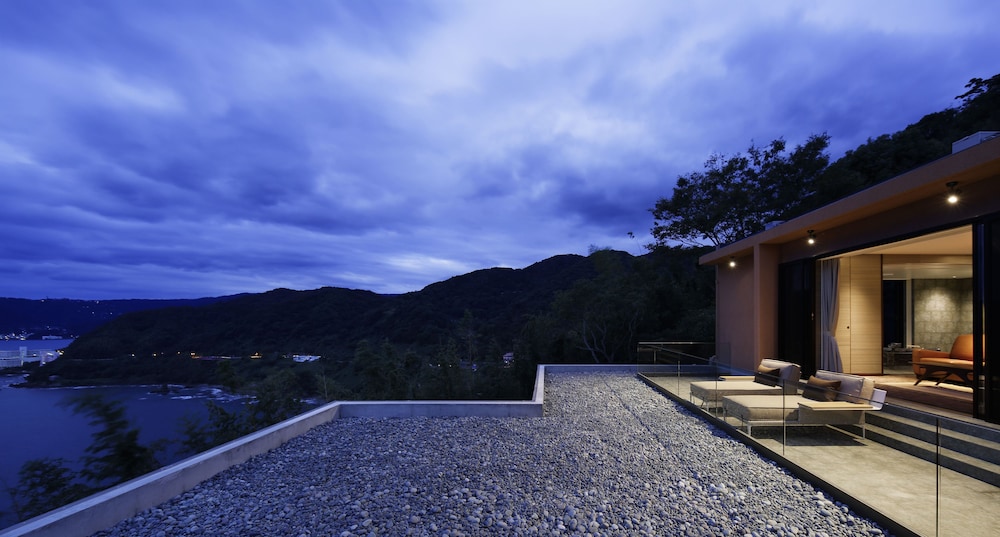 2F コーナースイート (フランス料理の夕食と朝食付) 禁煙 部屋からの景観0 | ザ・ひらまつ ホテルズ&リゾーツ 熱海