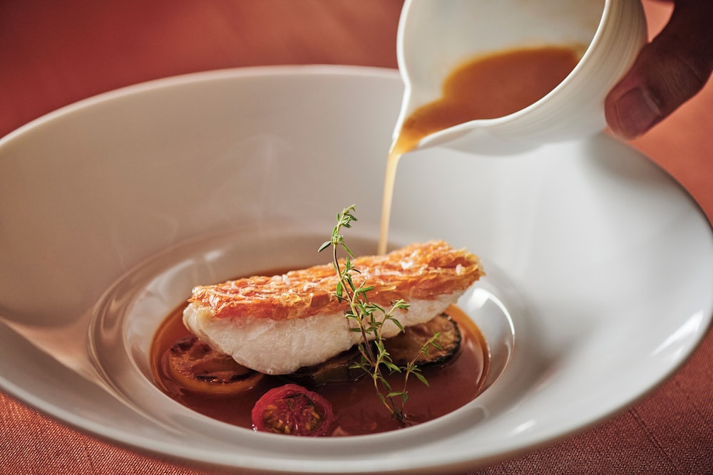 2F ツイン (フランス料理の夕食と朝食付) 禁煙 | ザ・ひらまつ ホテルズ＆リゾーツ 熱海