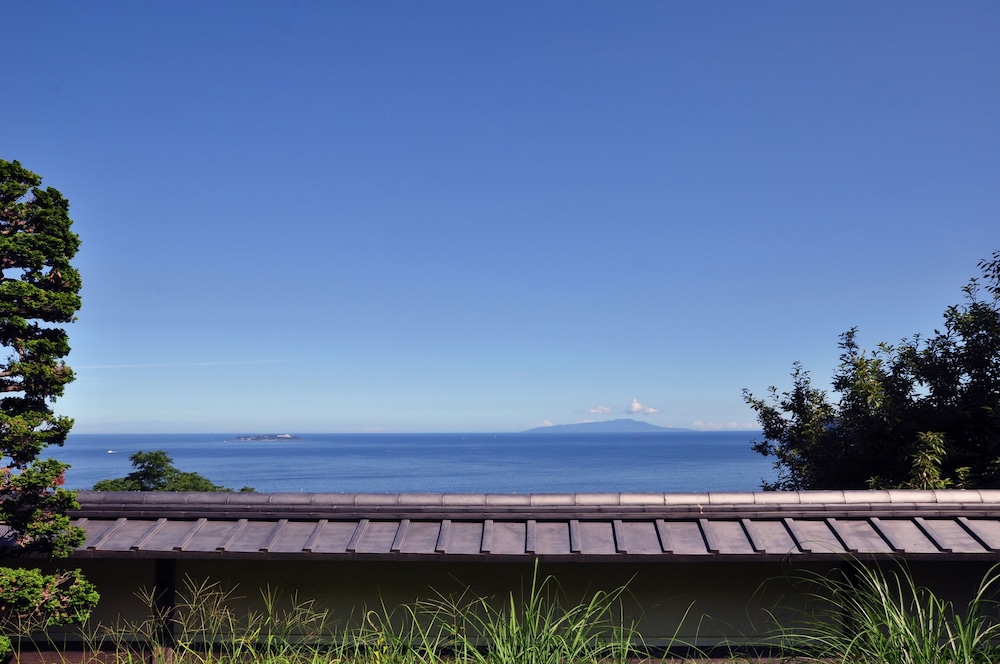 松の間 (フランス料理の夕食と朝食付) 禁煙 ビーチ / オーシャン ビュー0 | ザ・ひらまつ ホテルズ&リゾーツ 熱海
