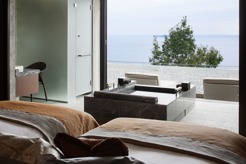 2F ツイン (フランス料理の夕食と朝食付) 禁煙 部屋からの景観0 | ザ・ひらまつ ホテルズ＆リゾーツ 熱海