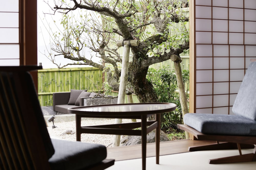 梅の間 (フランス料理の夕食と朝食付) 禁煙 テラス / パティオ0 | ザ・ひらまつ ホテルズ＆リゾーツ 熱海