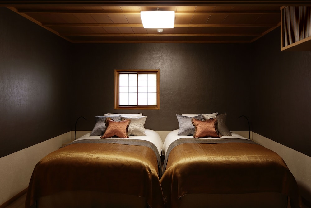 梅の間 (フランス料理の夕食と朝食付) 禁煙 客室1 | ザ・ひらまつ ホテルズ＆リゾーツ 熱海