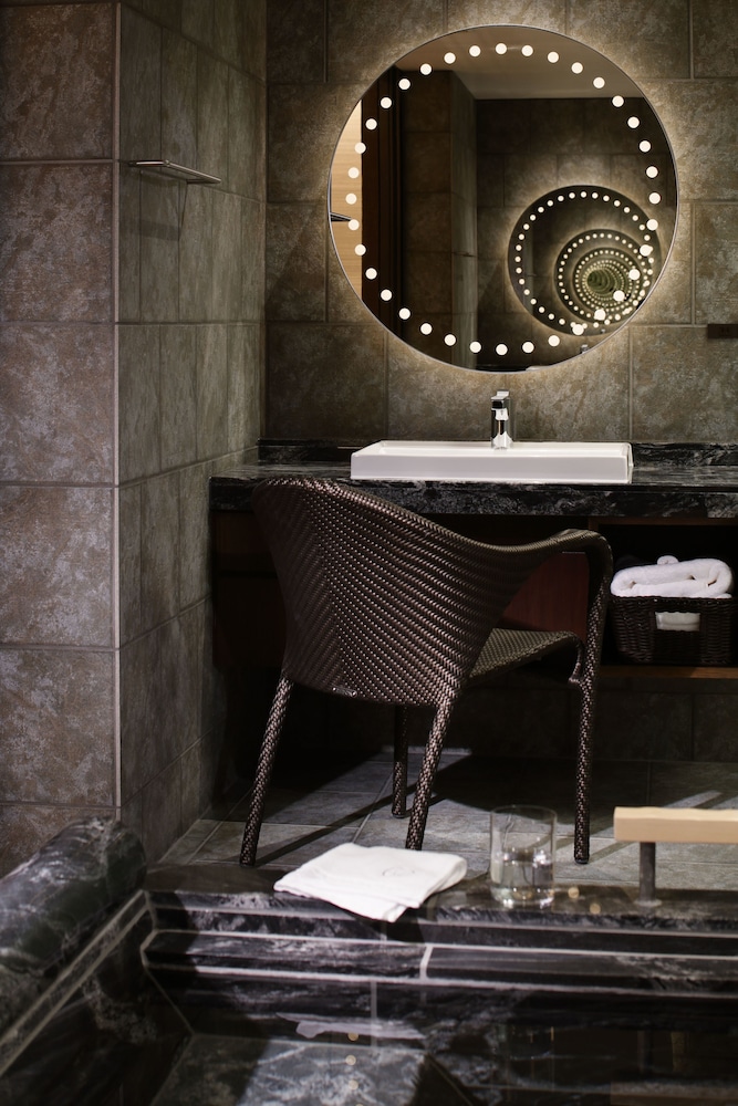 1F ツイン (フランス料理の夕食と朝食付) 禁煙 客室3 | ザ・ひらまつ ホテルズ＆リゾーツ 熱海