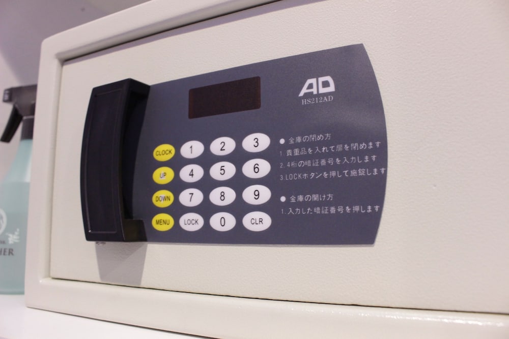 [短期滞在] セミダブルルーム 禁煙 [チェックイン 21:00-25:00 / チェックアウト10:00まで] セーフティボックス0 | ホテルザホテル 新宿歌舞伎町 - 大人限定