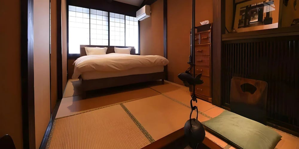 和洋室 2~6名 (禁煙) 客室4 | 百年古民家 いろり宿 飛騨屋