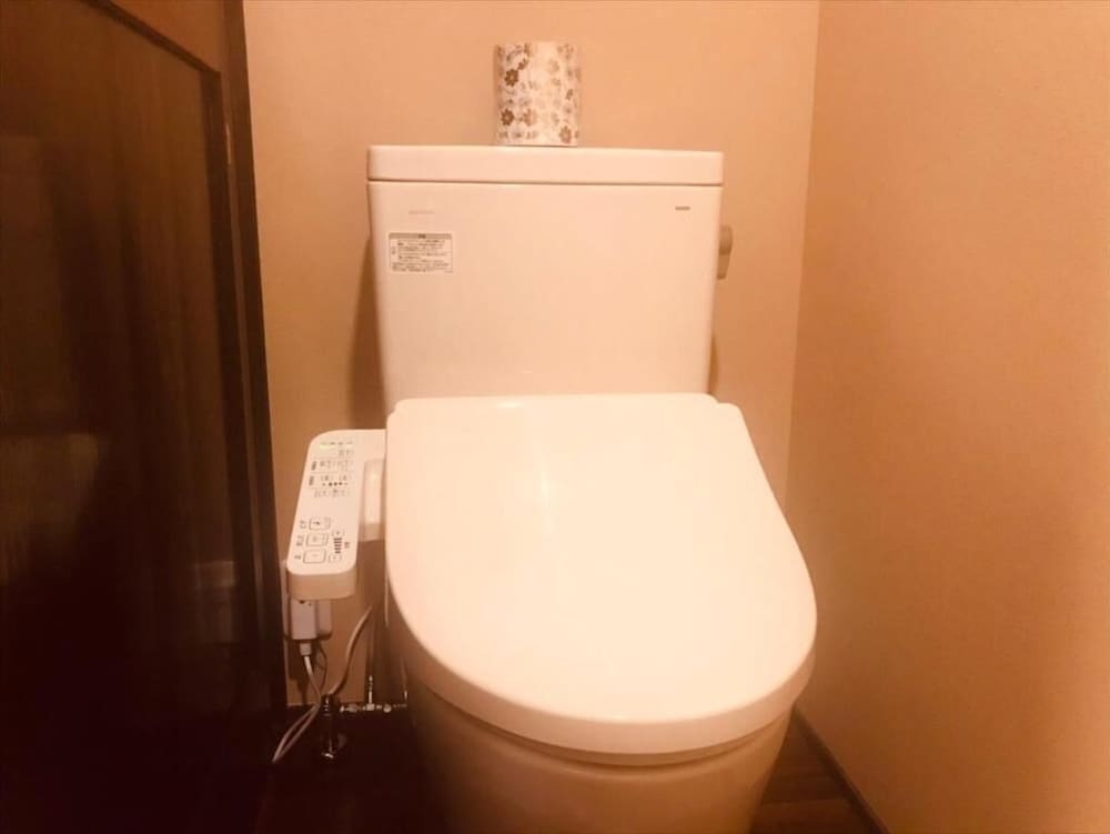 デラックス和室 2~6名 (禁煙) 客室の設備とサービス1 | 百年古民家 いろり宿 飛騨屋