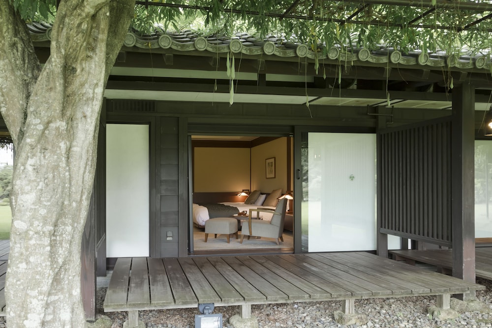 デラックス ツインルーム テラス / パティオ0 | 葛城北の丸