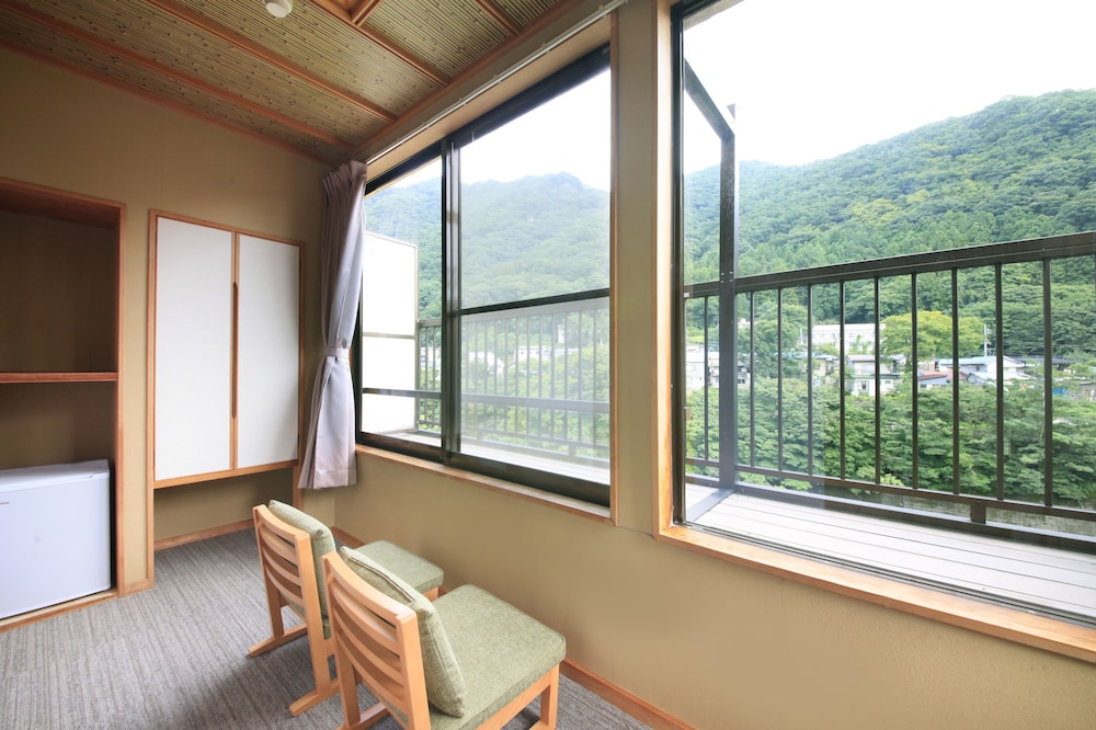 和室8畳+6畳(バス・トイレ付) 部屋からの景観0 | みなかみの自然を楽しむお宿 MICASA