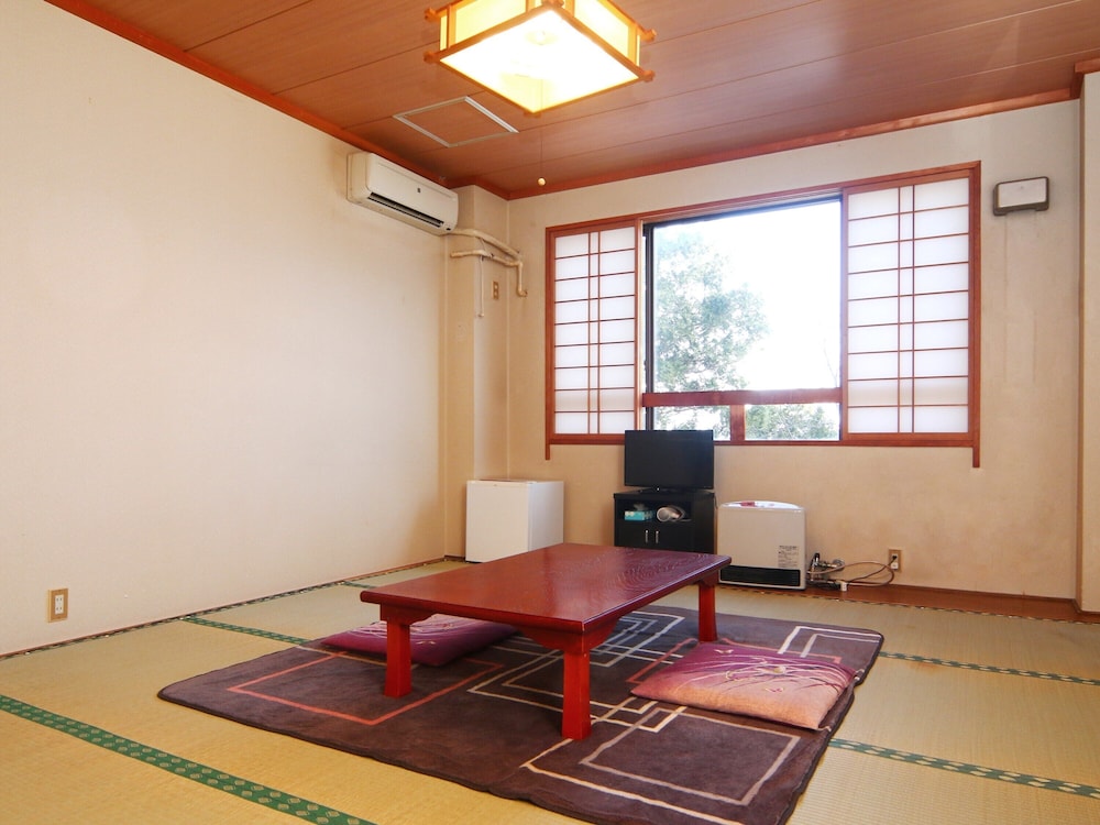 和室8畳 共用バスルーム | スターホテル 赤倉