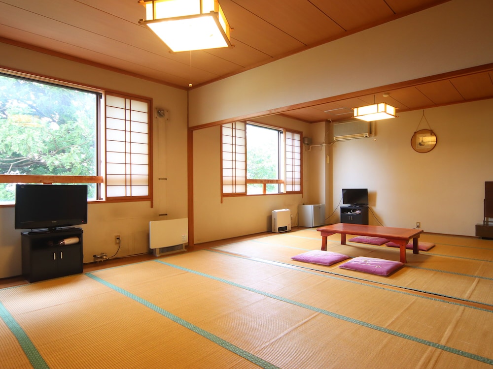 和室16畳 共用バスルーム | スターホテル 赤倉