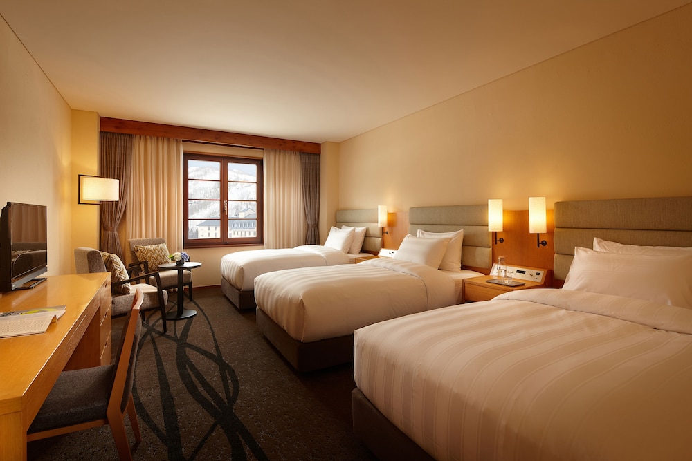 【アライ棟】スーペリアトリプル(ベッド3台) | ロッテ アライ リゾート