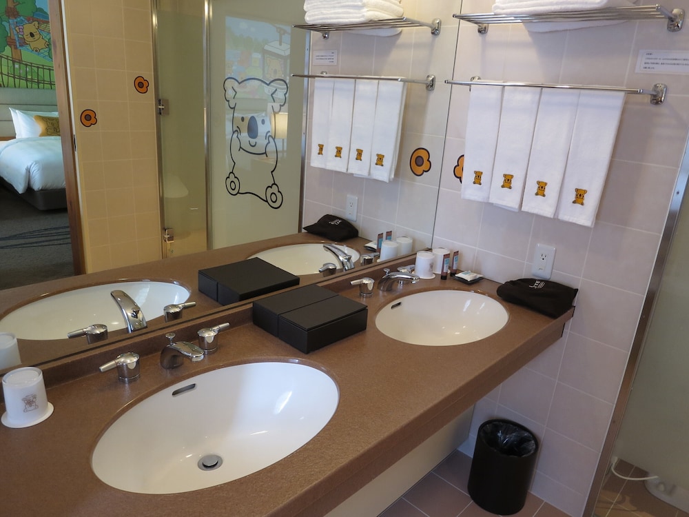 【アライ棟】キャラクターファミリーツイン(ベッド2台) | ロッテ アライ リゾート