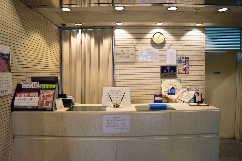 フロント1 | 三恵シティホテル八王子