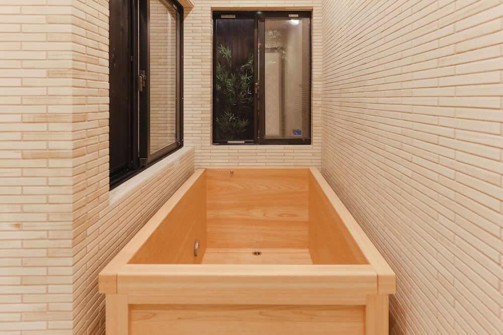 Shiki Homes | ZEN FUYACHO 善 麸屋町 深めの浴槽0 | Shiki Homes 善 麩屋町