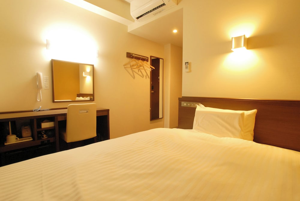 ベーシック ダブルルーム ダブルベッド 1 台 喫煙可 客室1 | ABホテル深谷