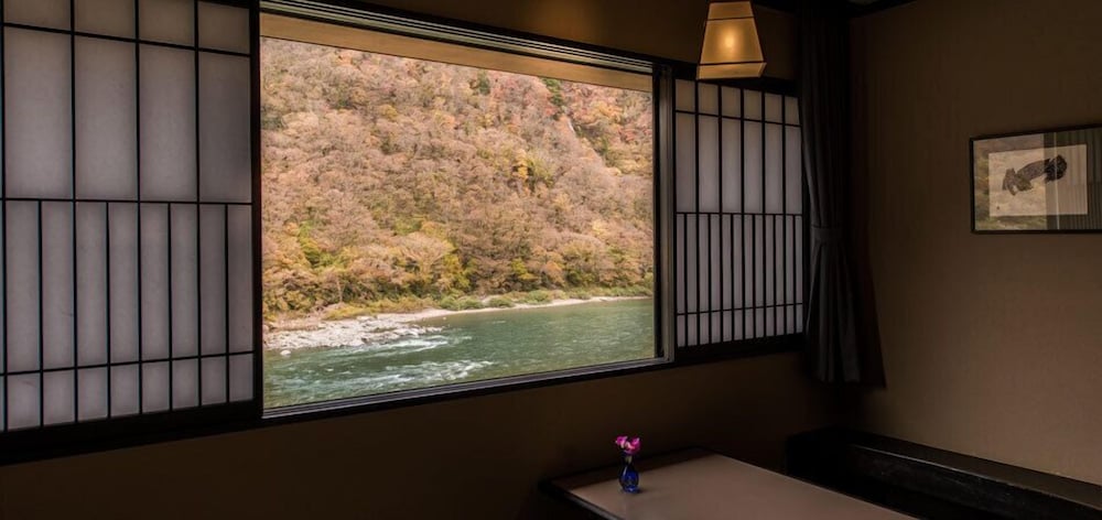 本館・和室ベッド　浴室付 部屋からの景観0 | 高見屋最上川別邸 紅