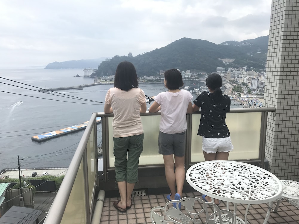 303個室 液晶TVあり、洋室、デラックス 、専用テラス付、オーシャンビュー 禁煙 バルコニー0 | 熱海温泉 GUEST HOUSE 惠