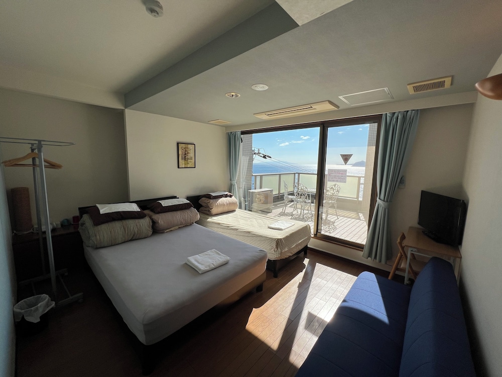 303個室 液晶TVあり、洋室、デラックス 、専用テラス付、オーシャンビュー 禁煙 | 熱海温泉 GUEST HOUSE 惠