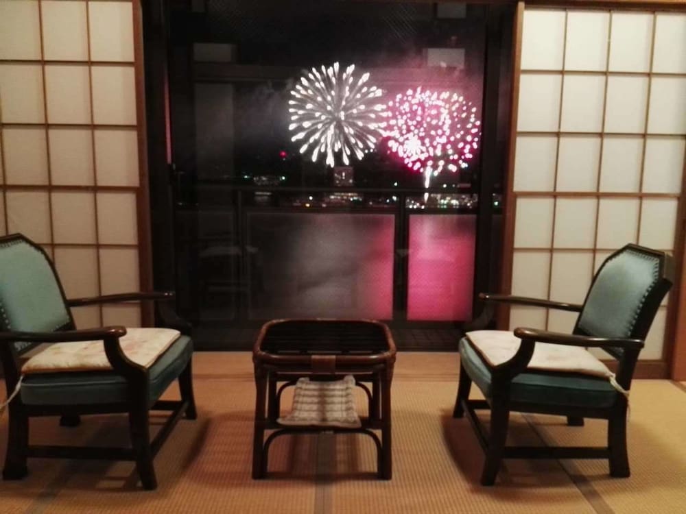 301個室 液晶TVあり、和室、デラックスルーム、共用バスルーム、オーシャンビュー 禁煙 客室1 | 熱海温泉 GUEST HOUSE 惠